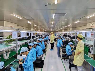 蘇寧拼購(gòu)助力老人機(jī)企業(yè)轉(zhuǎn)型“革命” 拼拼工廠帶來(lái)多方共贏，開(kāi)啟智能產(chǎn)品銷(xiāo)售新篇章